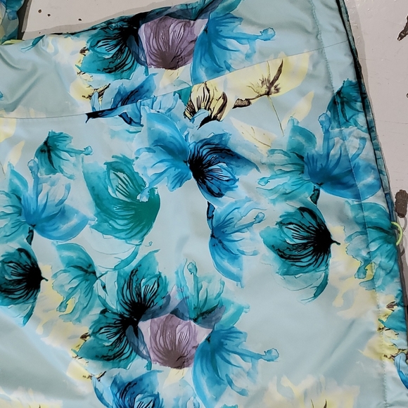 The North Face Floral Ski/Snowboard Coat with Hood, Size Medium - Picture 6 of 6